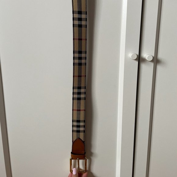 AUTHENTIC BURBERRY BELT - Picture 4 of 9